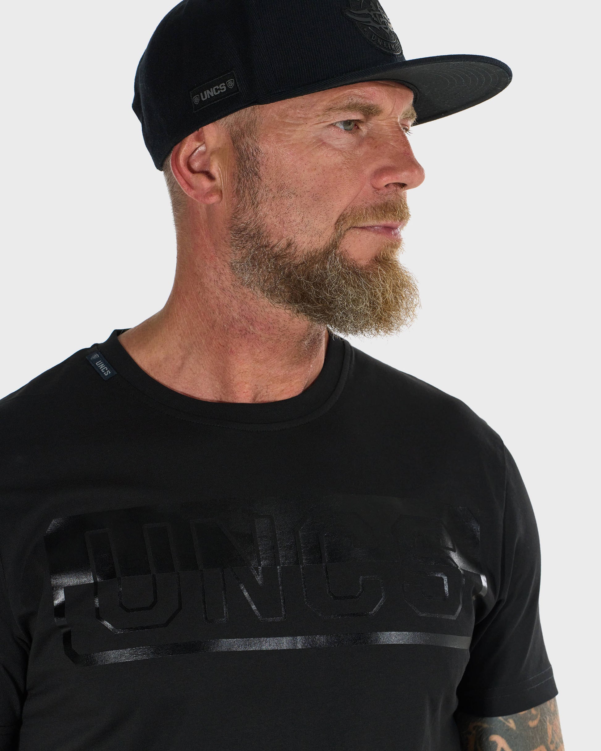 ALVARO Men's T-Shirt BLACK