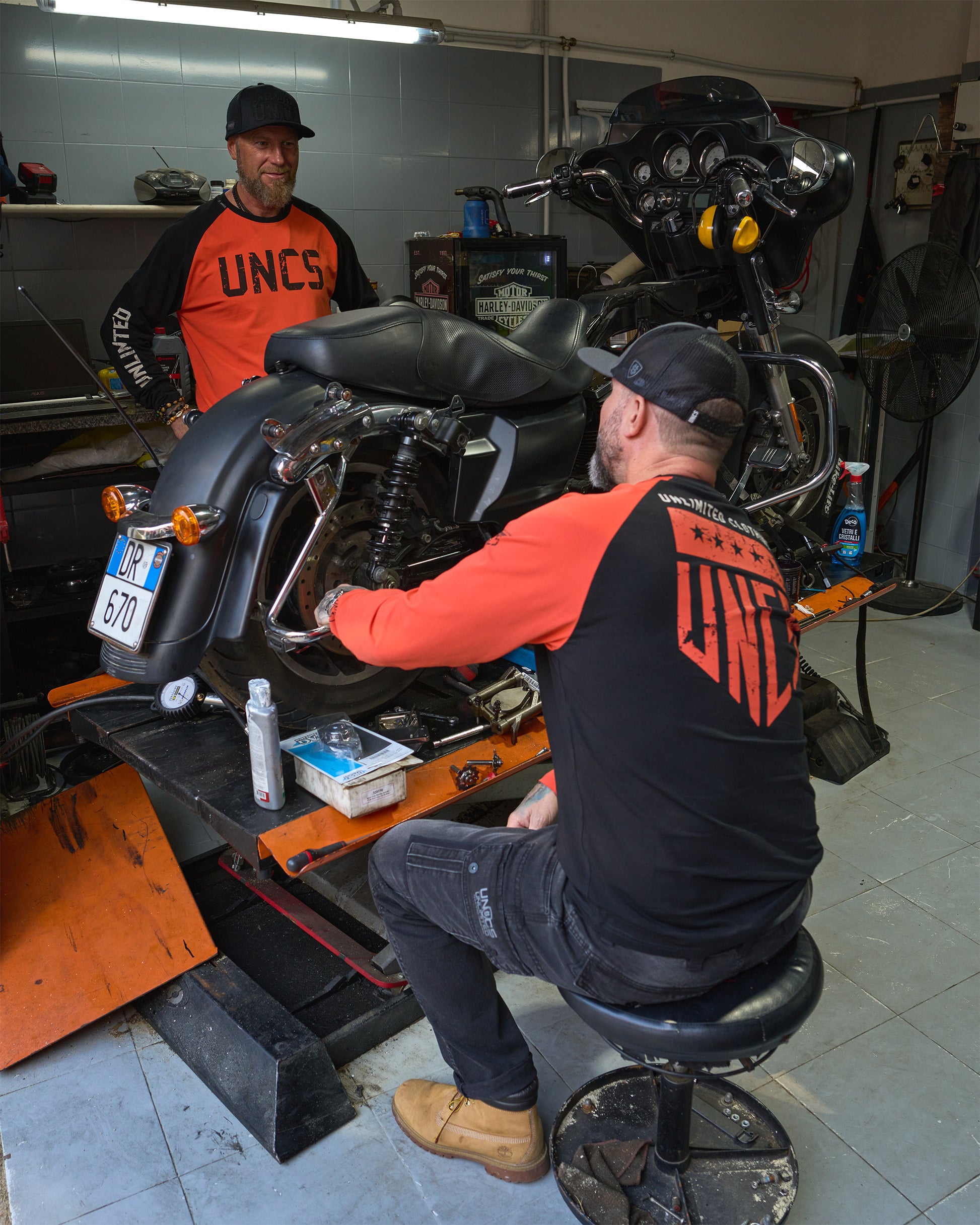 UNLIMITED II LS Men's T-Shirt BLACK