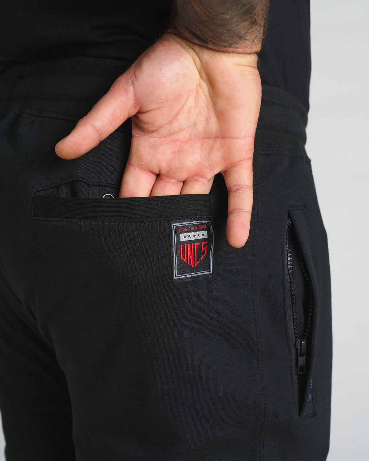 DEREK Men's Sweatpants BLACK/RED