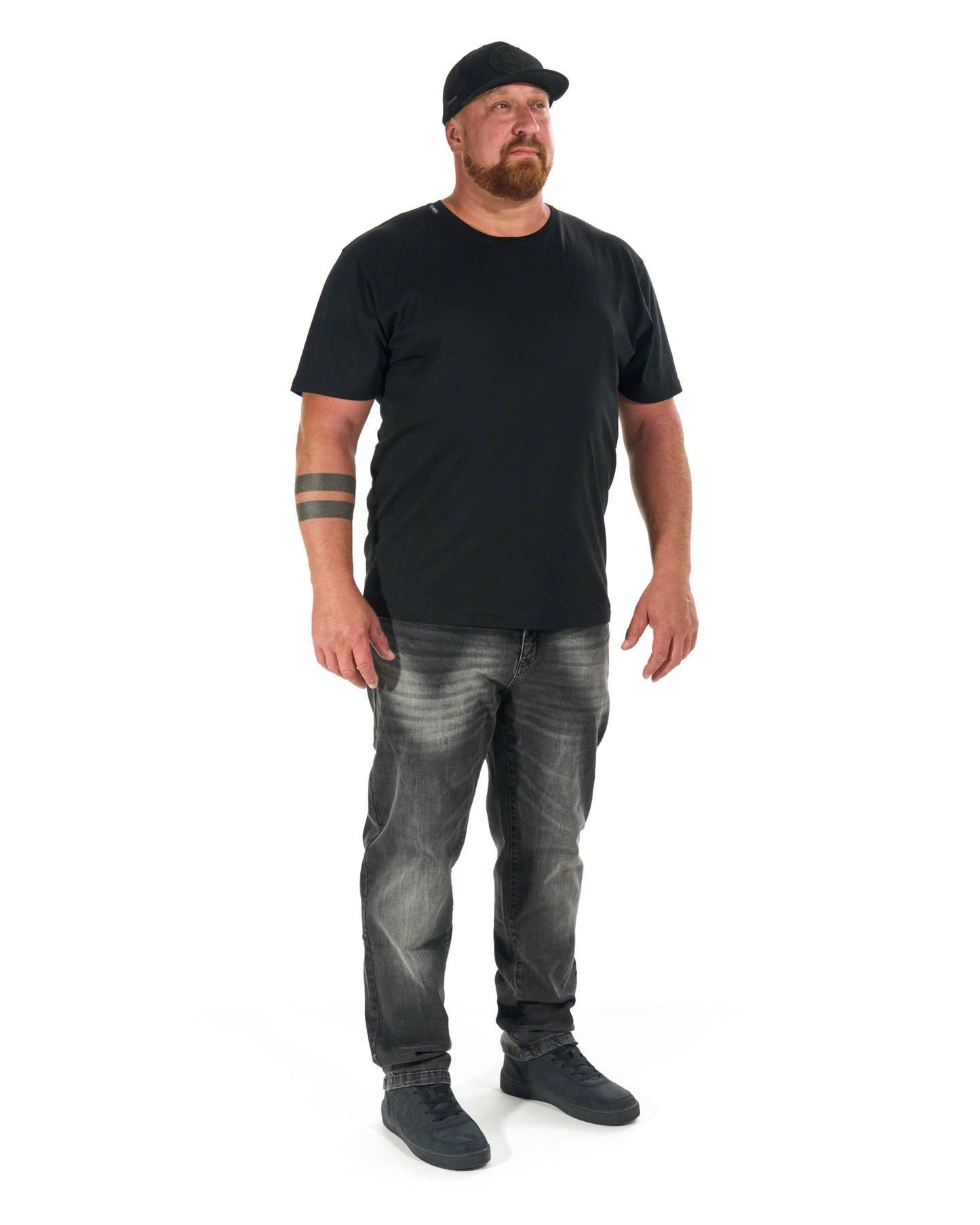 BASIC V Men's T-Shirt BLACK