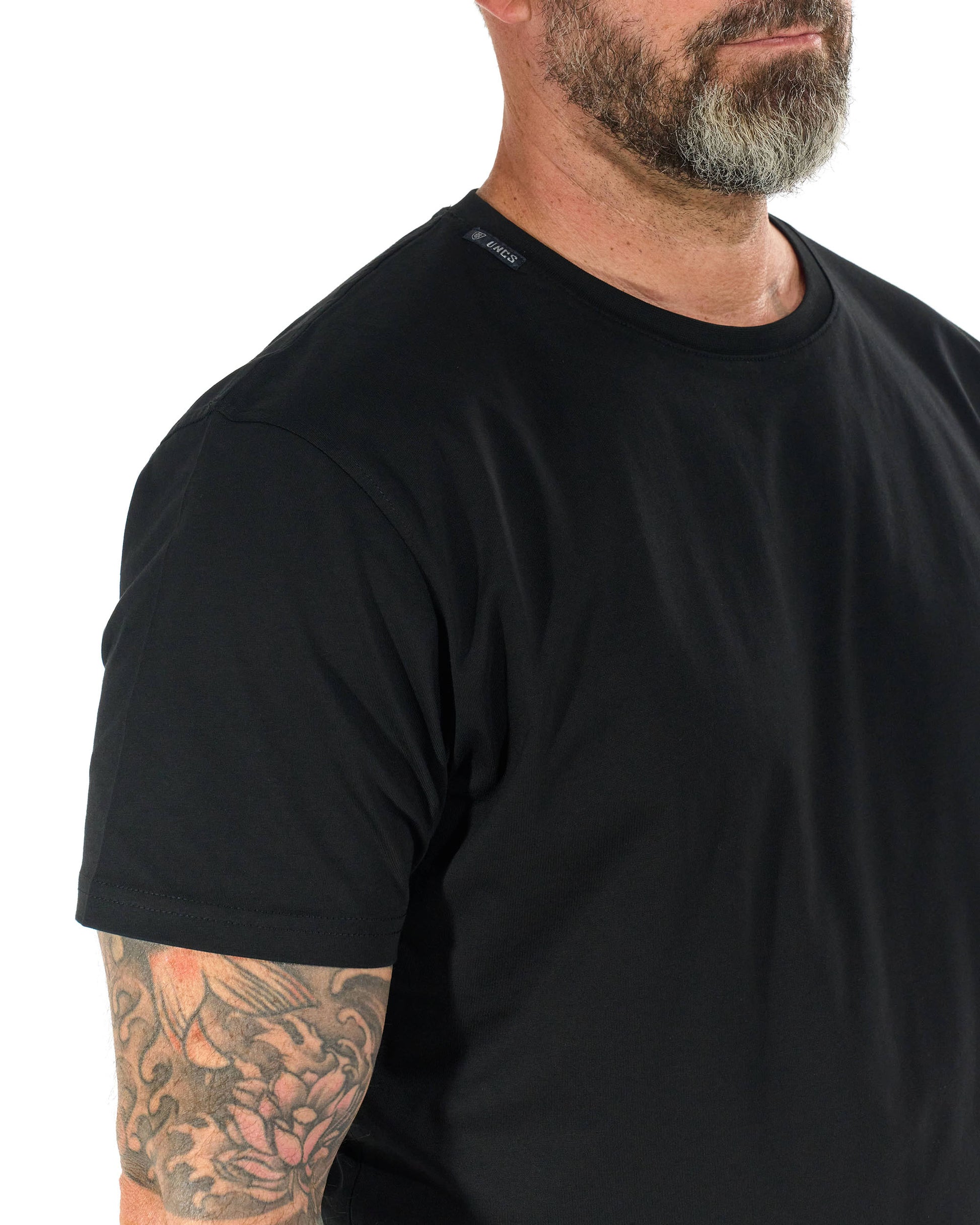 BASIC V Men's T-Shirt BLACK