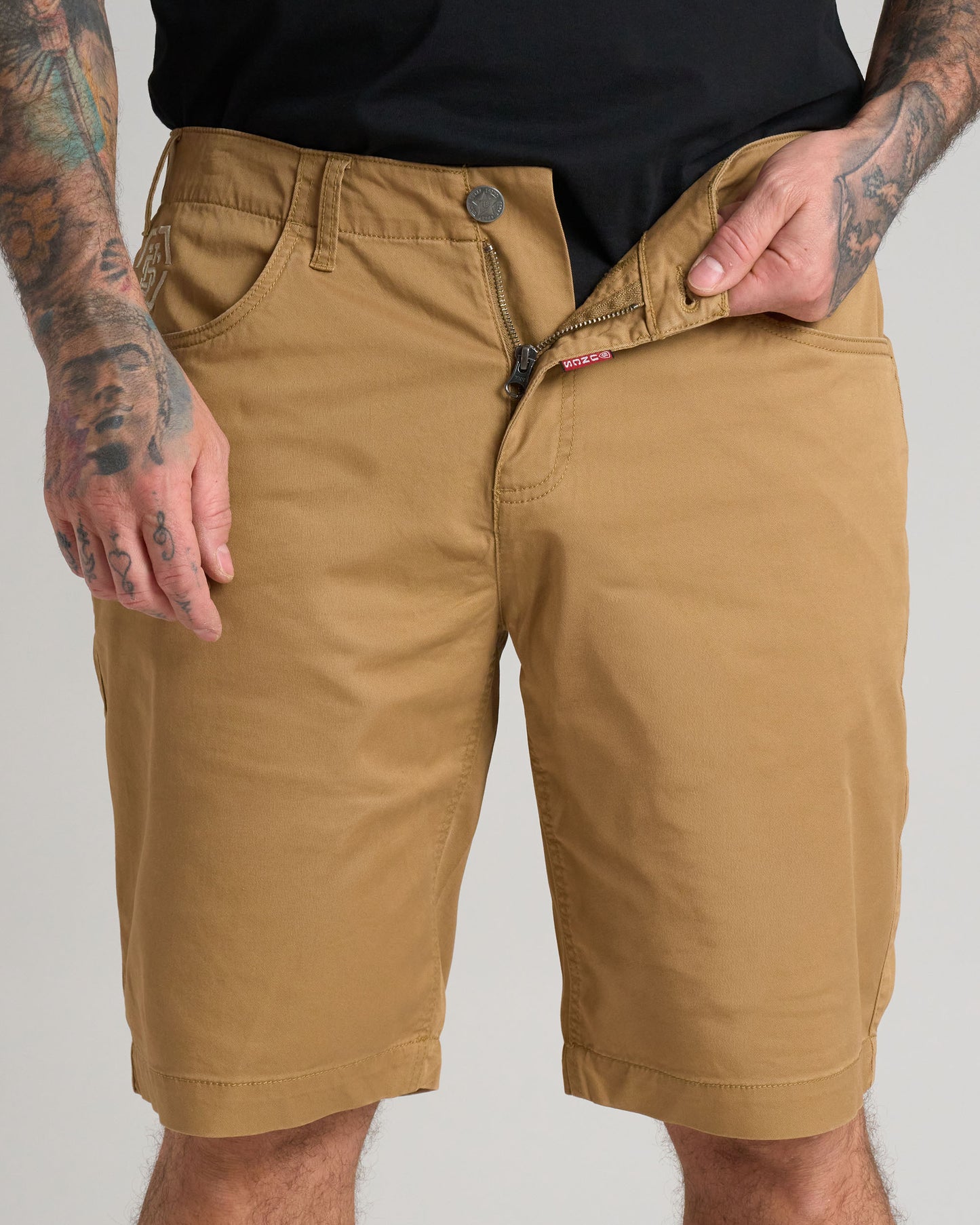 GARVIN Men's Shorts BROWN