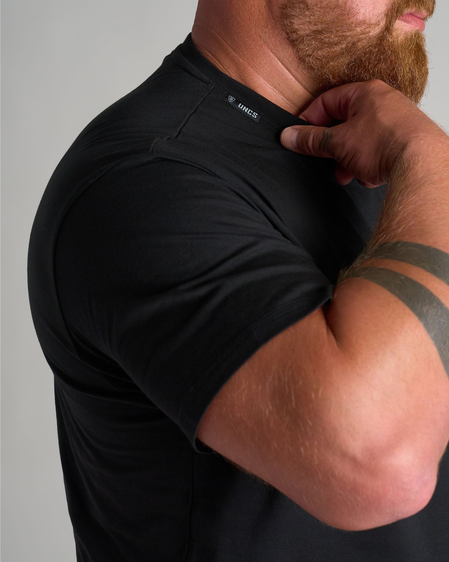 HIPSTER V Men's T-Shirt BLACK