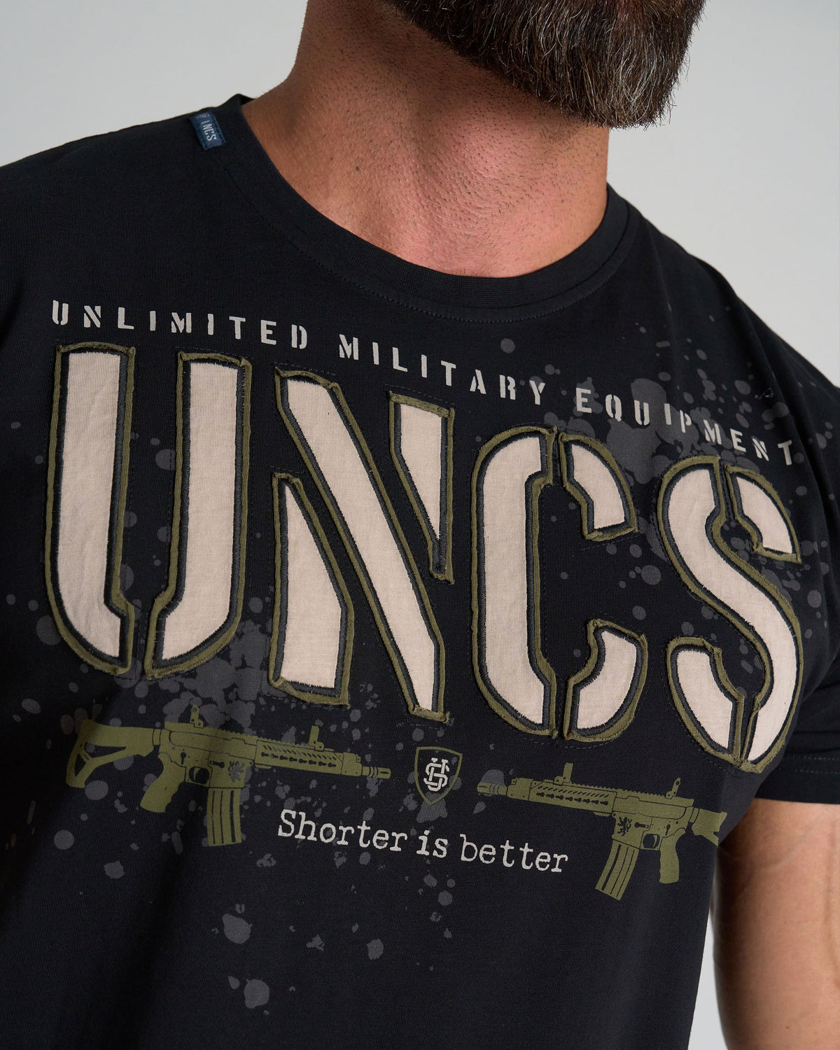 GUNS Men's T-Shirt BLACK