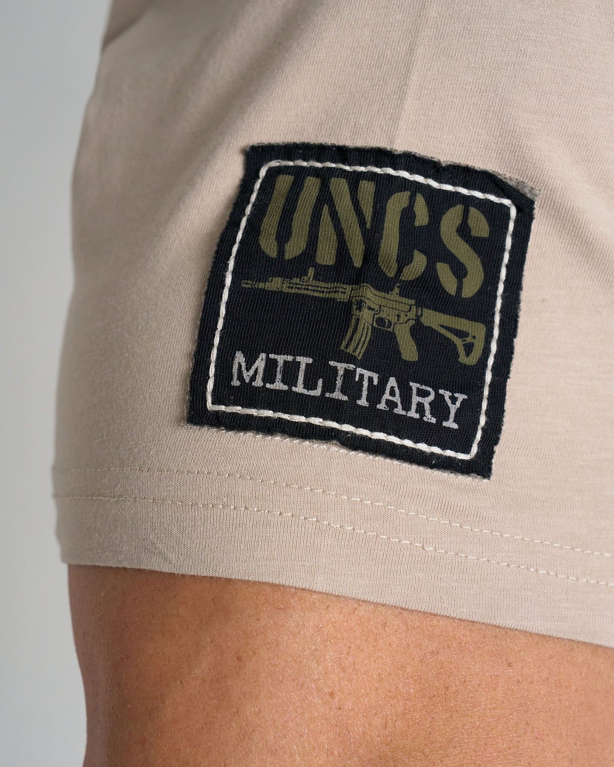 GUNS Men's T-Shirt SAND