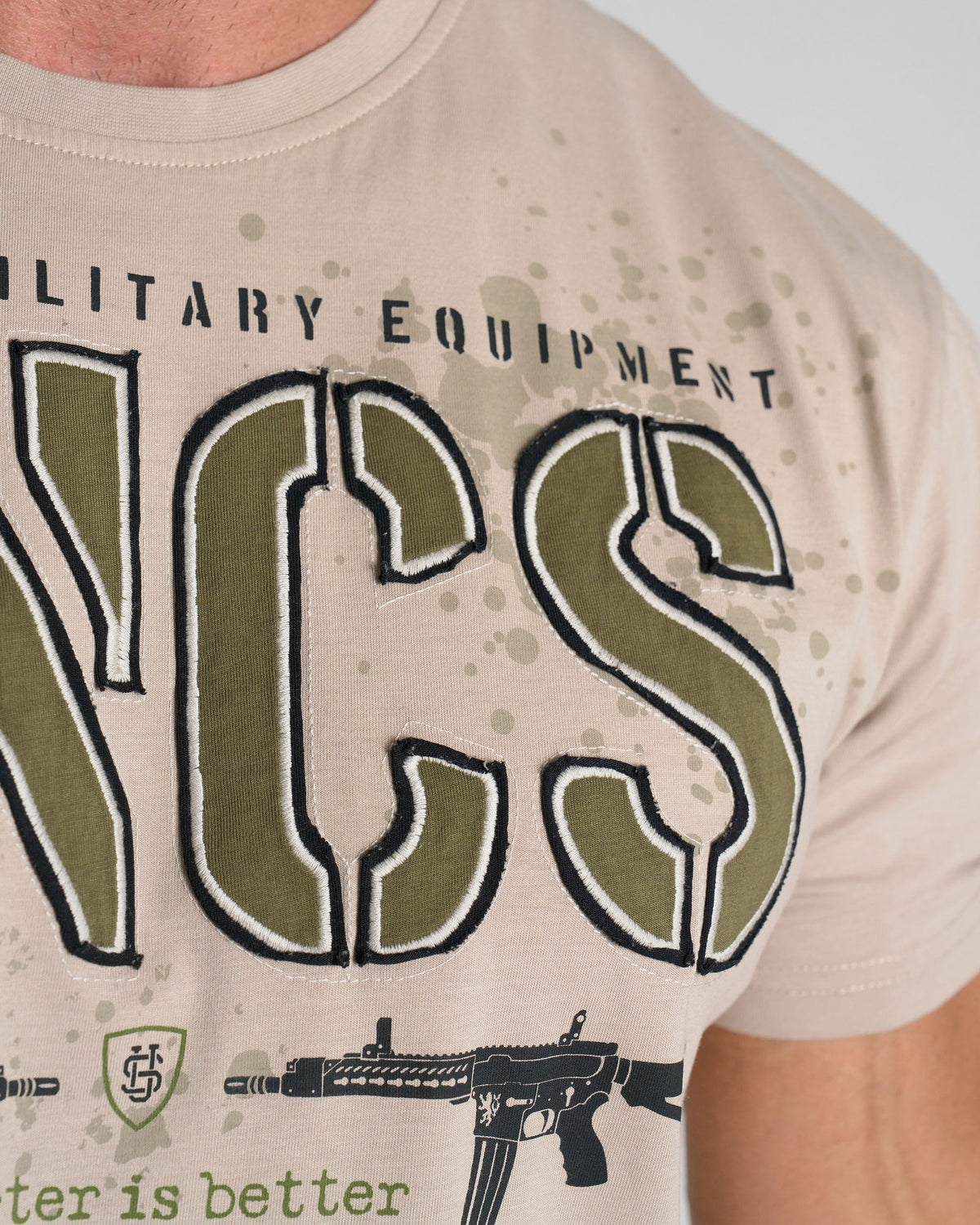 GUNS Men's T-Shirt SAND