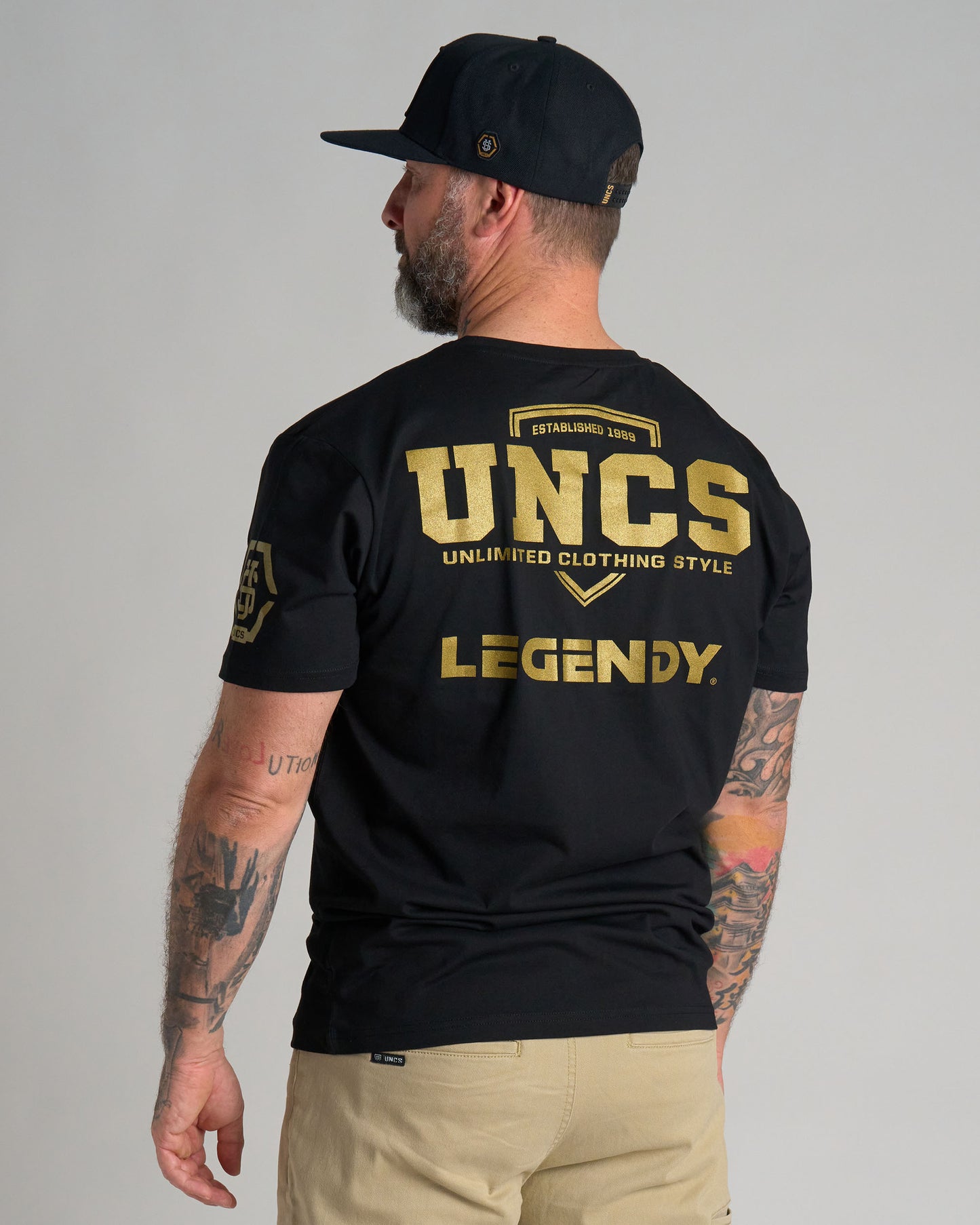 LEGENDY Men's T-Shirt BLACK
