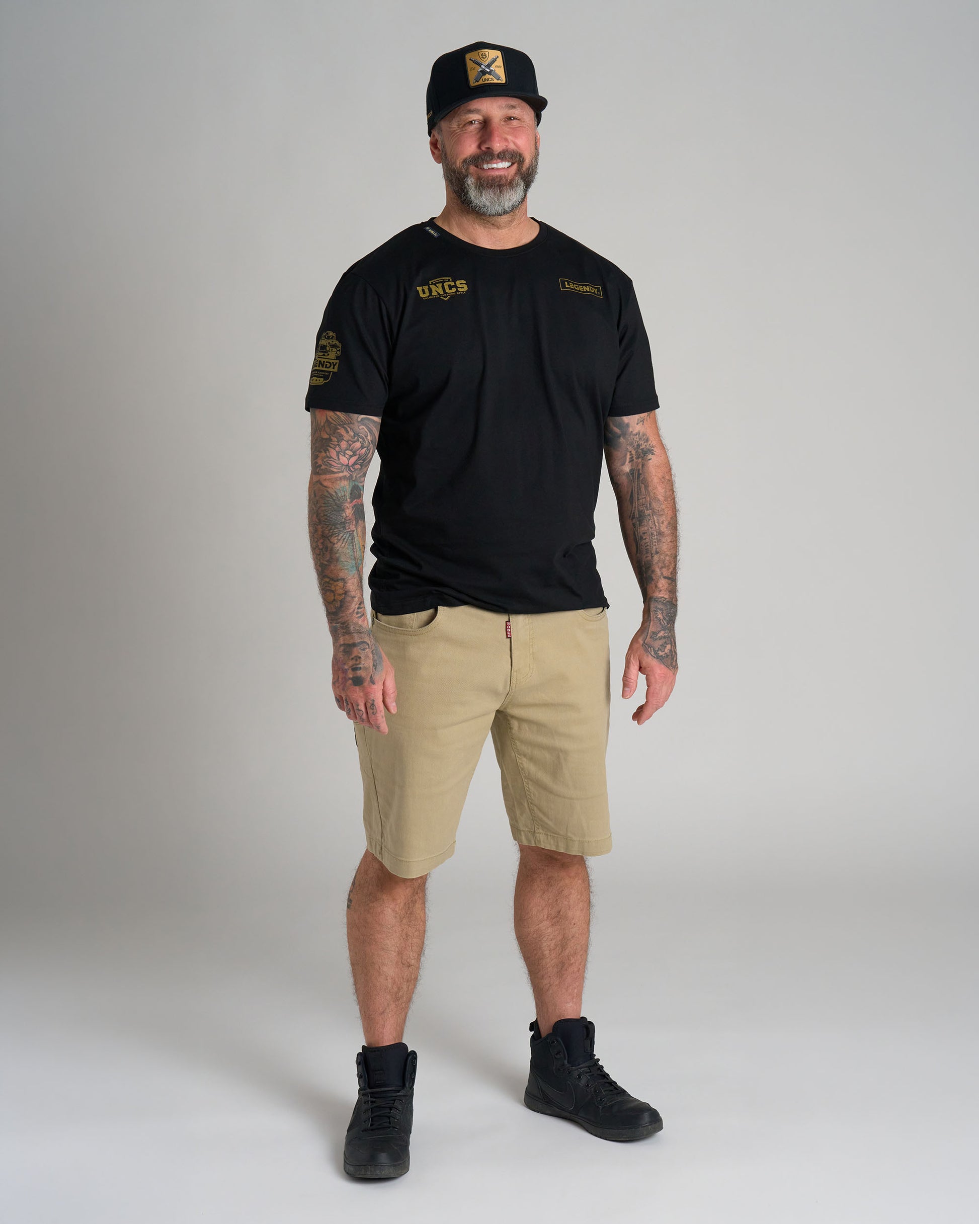 LEGENDY Men's T-Shirt BLACK