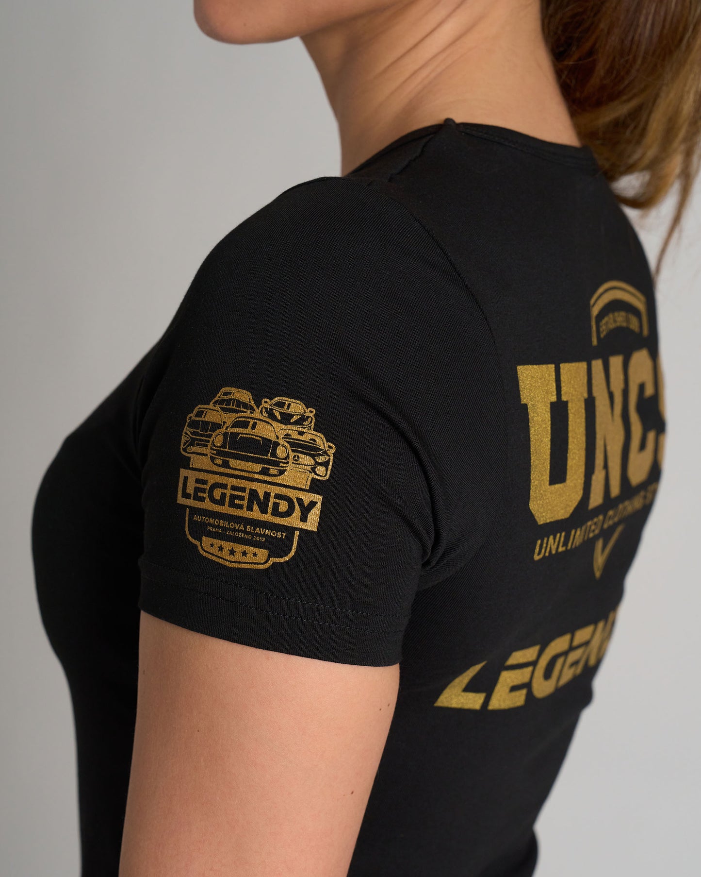 LEGENDY Women's T-Shirt BLACK