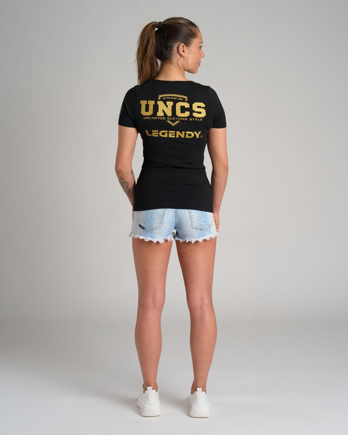 LEGENDY Women's T-Shirt BLACK