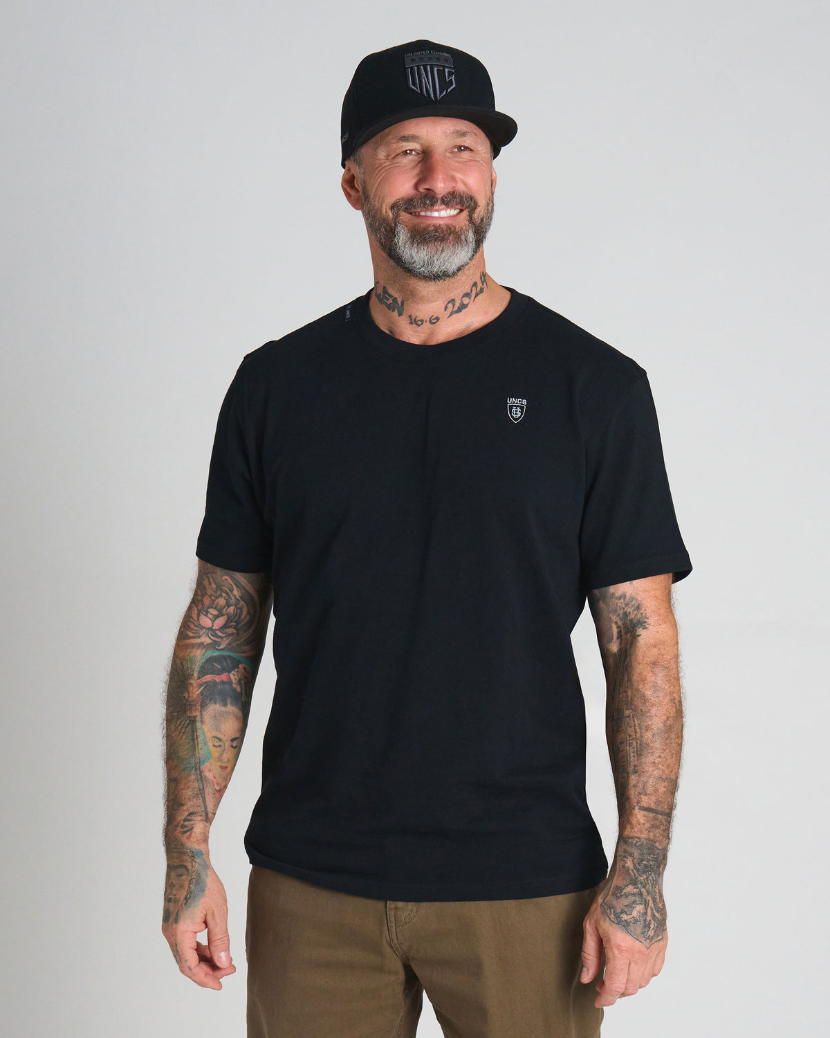 ESSENTIAL Men's T-Shirt BLACK