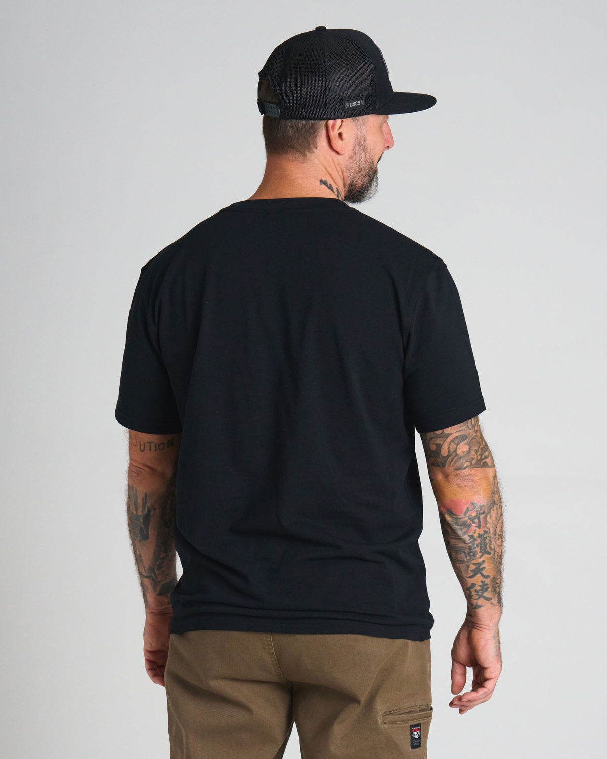 ESSENTIAL Men's T-Shirt BLACK